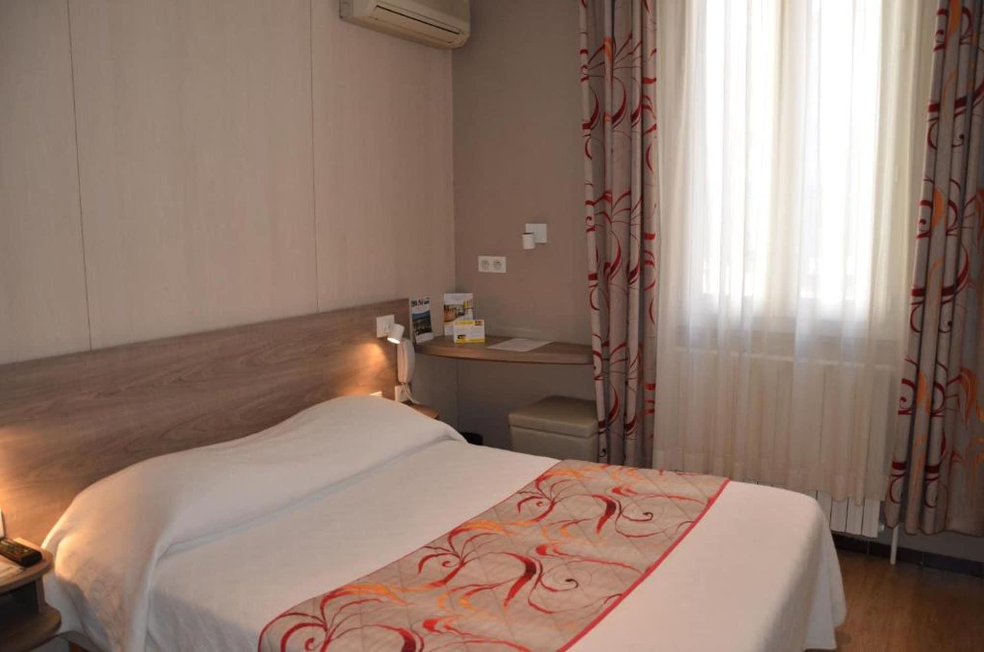 Brit Hotel Confort Le Revest Sainte-Maxime Ngoại thất bức ảnh