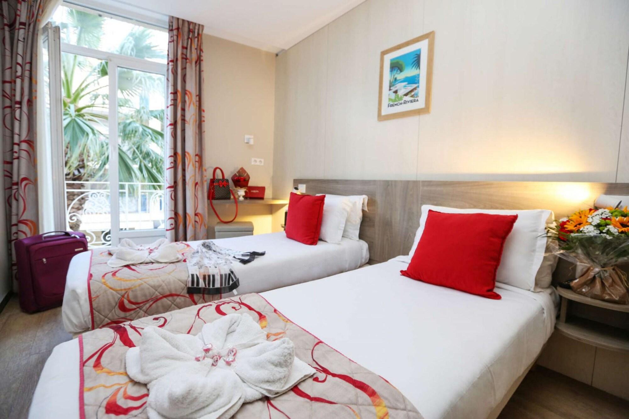 Brit Hotel Confort Le Revest Sainte-Maxime Ngoại thất bức ảnh