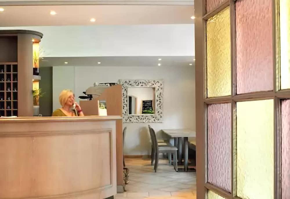 Brit Hotel Confort Le Revest Sainte-Maxime Ngoại thất bức ảnh