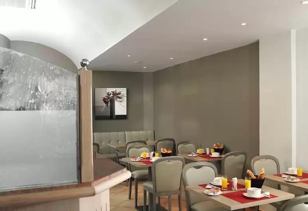 Brit Hotel Confort Le Revest Sainte-Maxime Ngoại thất bức ảnh