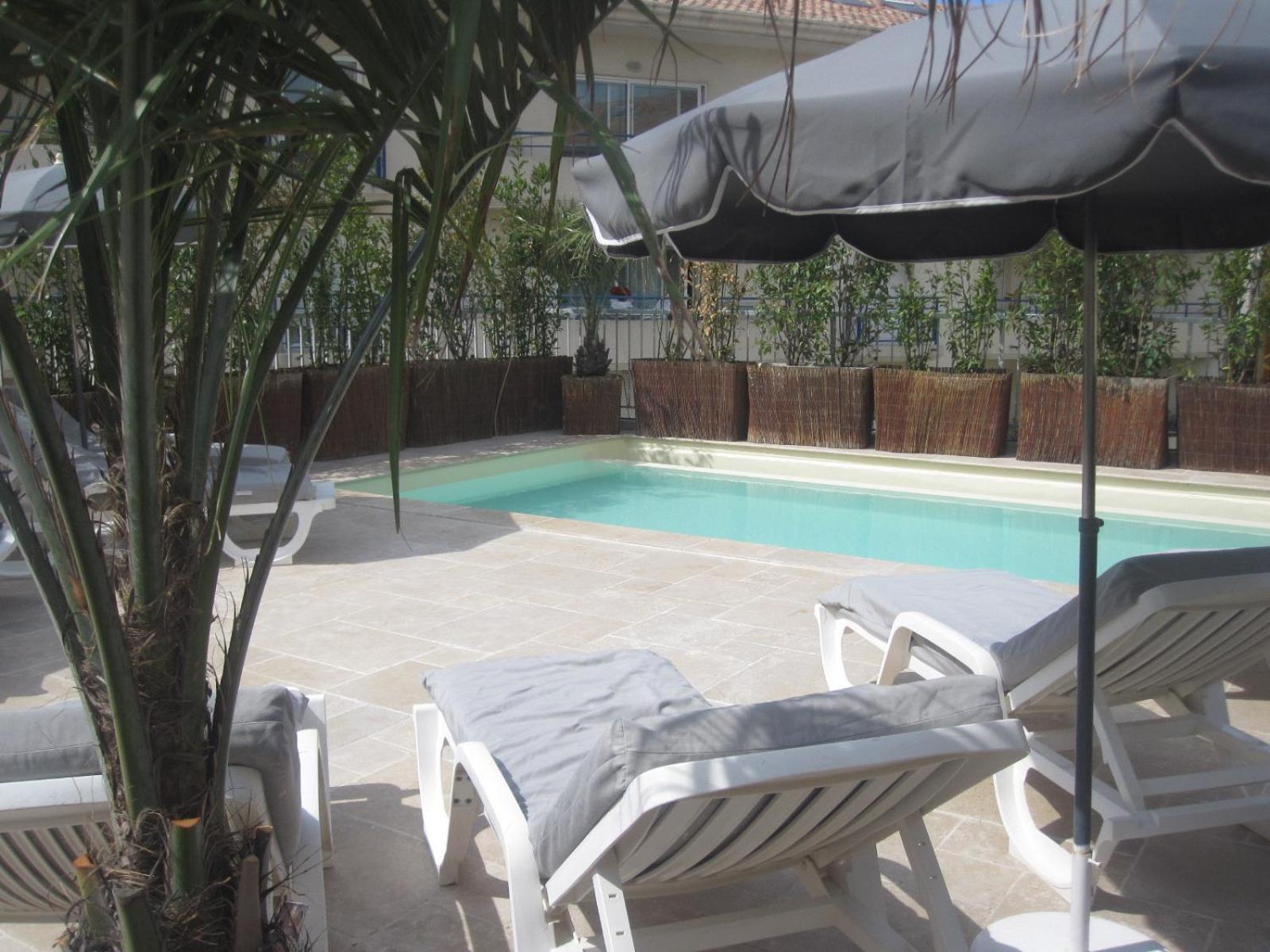 Brit Hotel Confort Le Revest Sainte-Maxime Ngoại thất bức ảnh