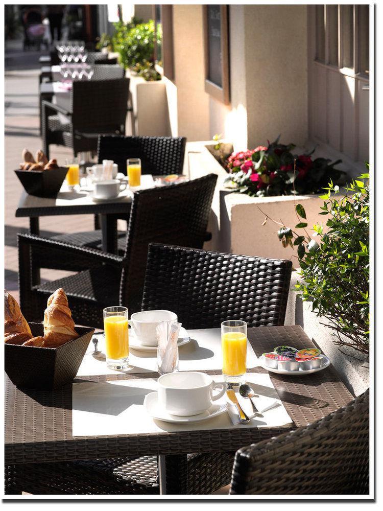 Brit Hotel Confort Le Revest Sainte-Maxime Ngoại thất bức ảnh